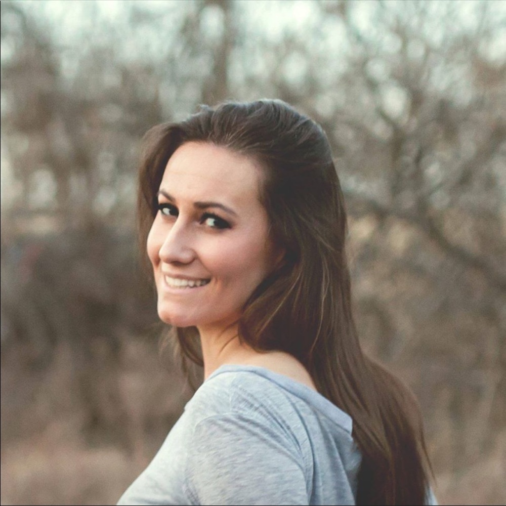 Meet your Posher, Emily